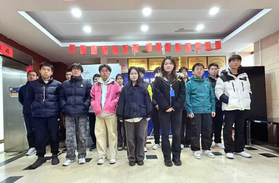 叮！結(jié)班成功！這張合照，是我們努力的最好